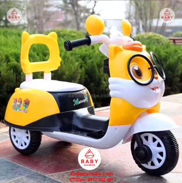 Xe máy điện trẻ em Vespa sóc đeo mắt kính 6688, 2-4 tuổi